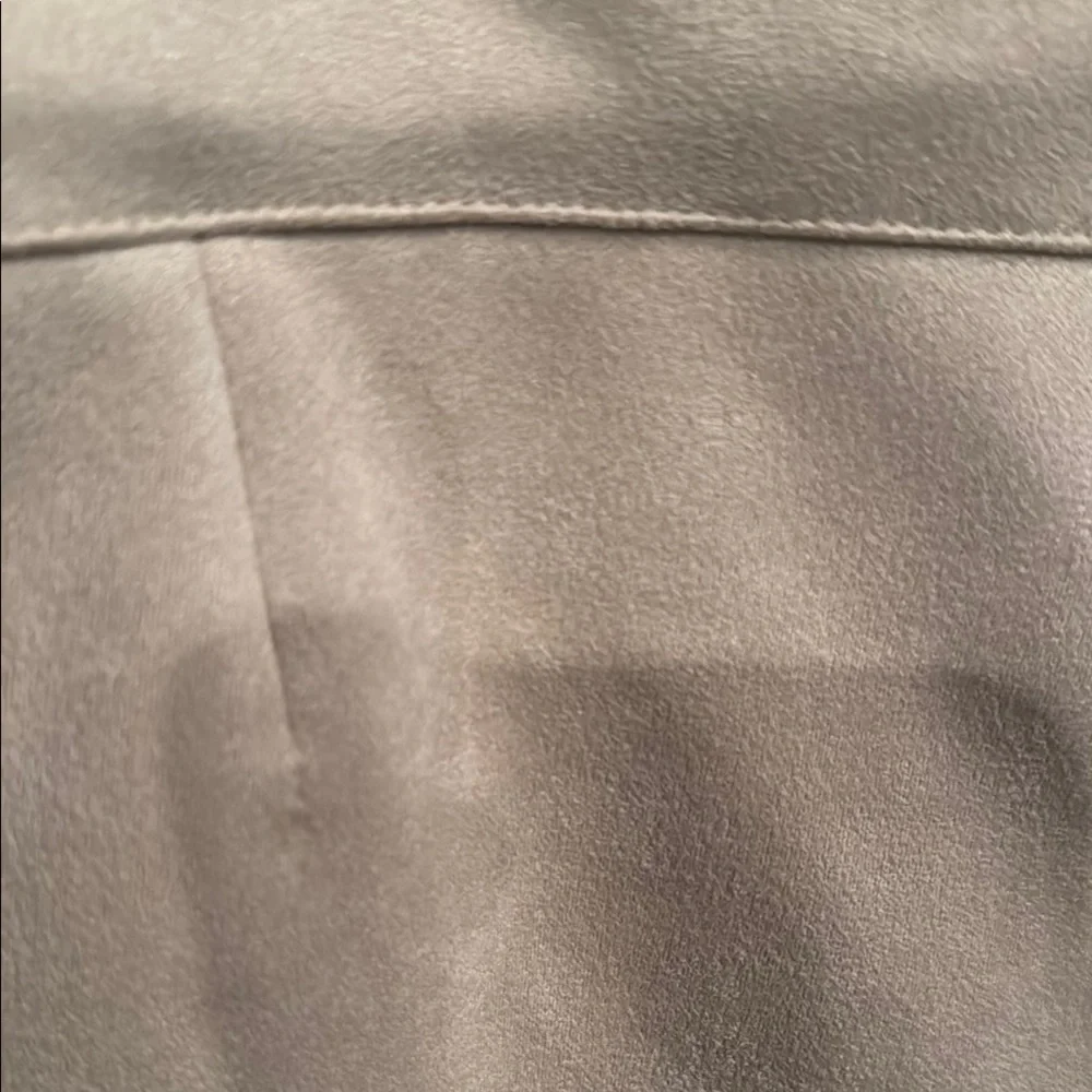 Dylan Cream Bermuda Shorts Tailored Sophistication